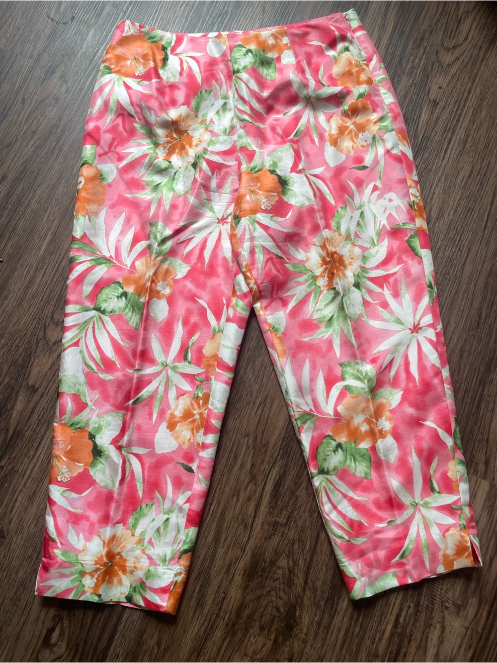 Silk Tropical Floral Cropped Pants in Coral & Green
